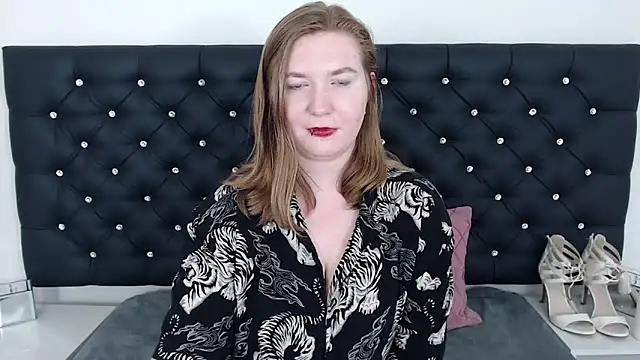 LaraDream online show from 28, 2, 2025