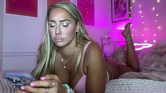 Snapshot of Fitnessbabe69 chatting on 18, 1, 2026 Fitnessbabe69 online show from 18, 1, 2026