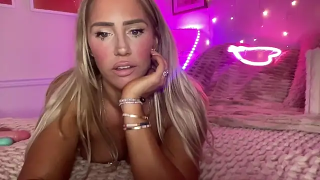 Snapshot of Fitnessbabe69 chatting on 22, 2, 2026 Fitnessbabe69 online show from 22, 2, 2026