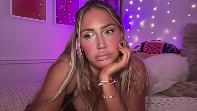 Fitnessbabe69 online show from 5, 4, 2026